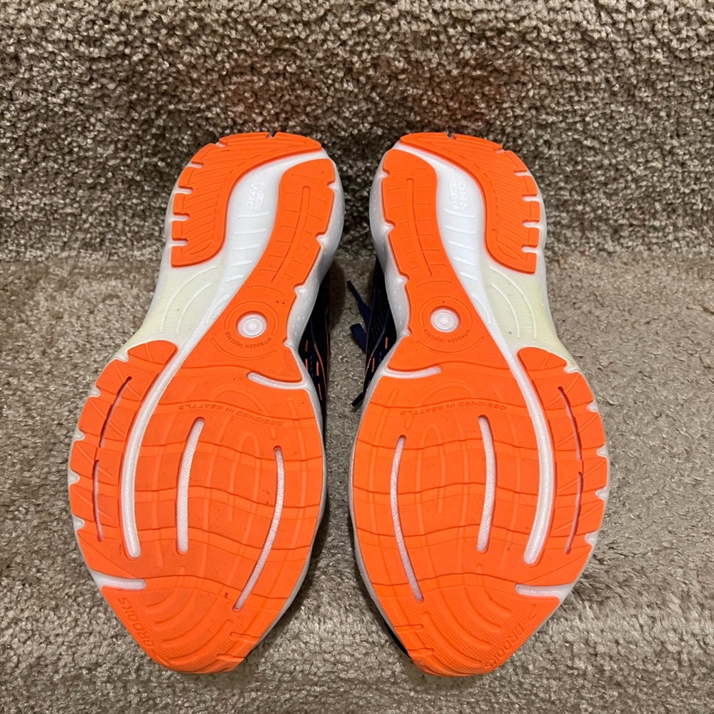 Brooks running shoes - Picture 3 of 6